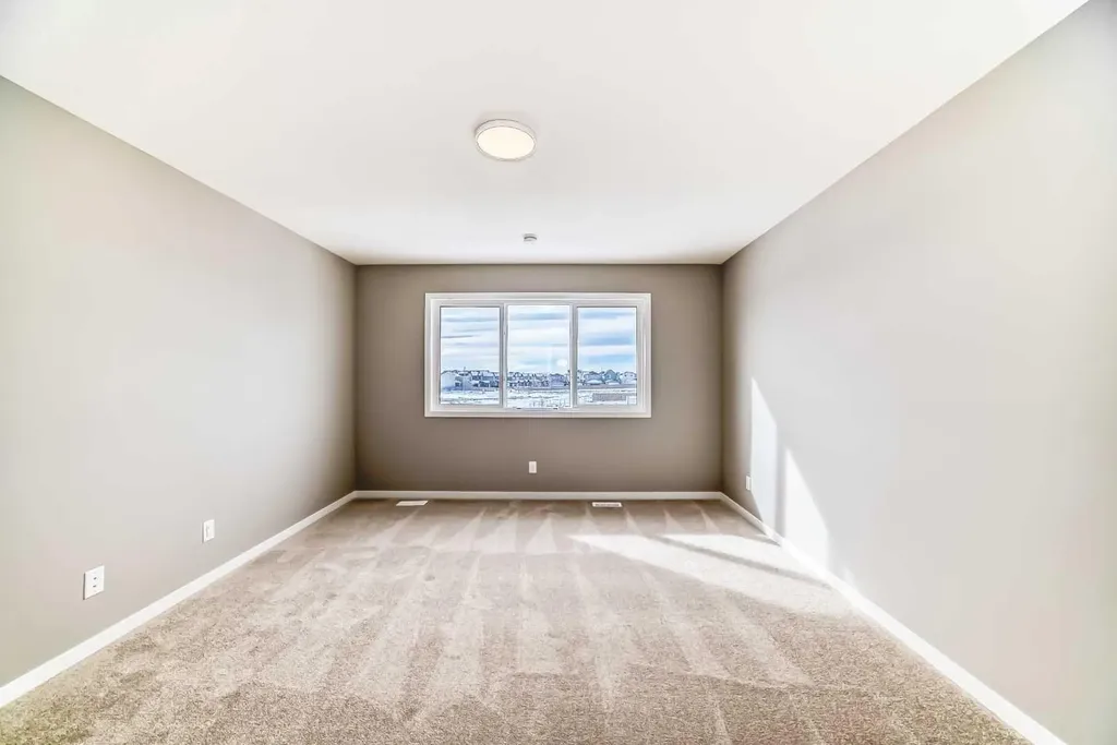 1093 Sawgrass Link NW Airdrie AB T4B5V2