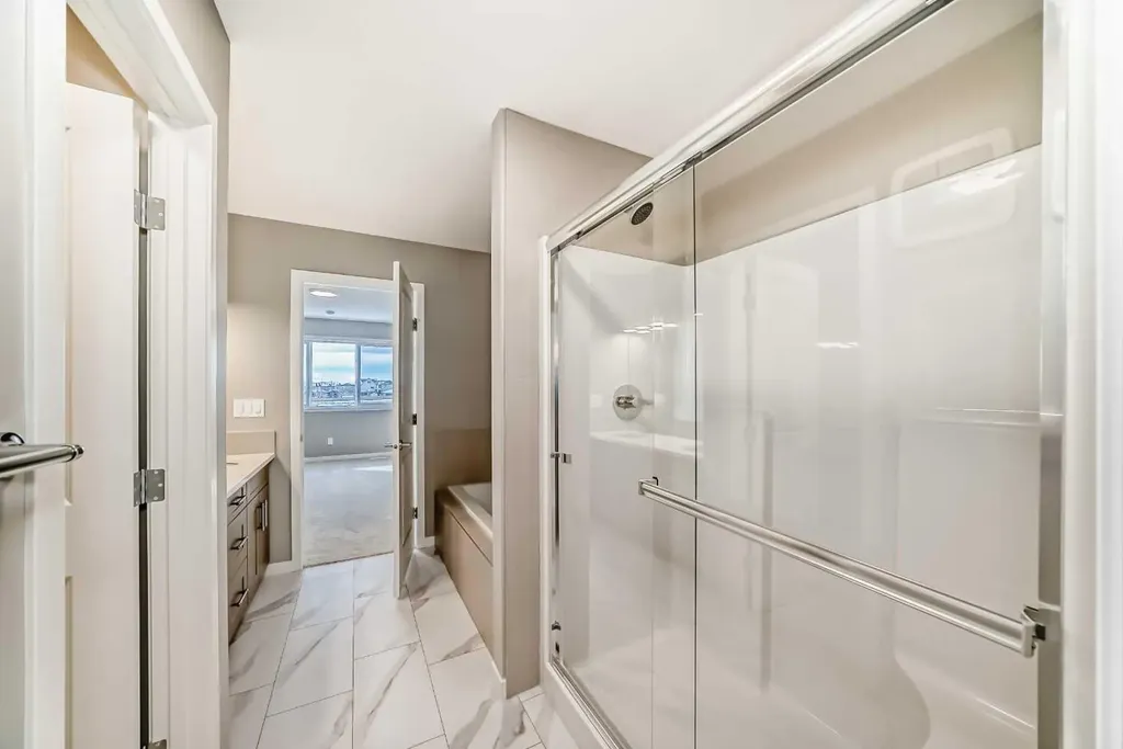 1093 Sawgrass Link NW Airdrie AB T4B5V2