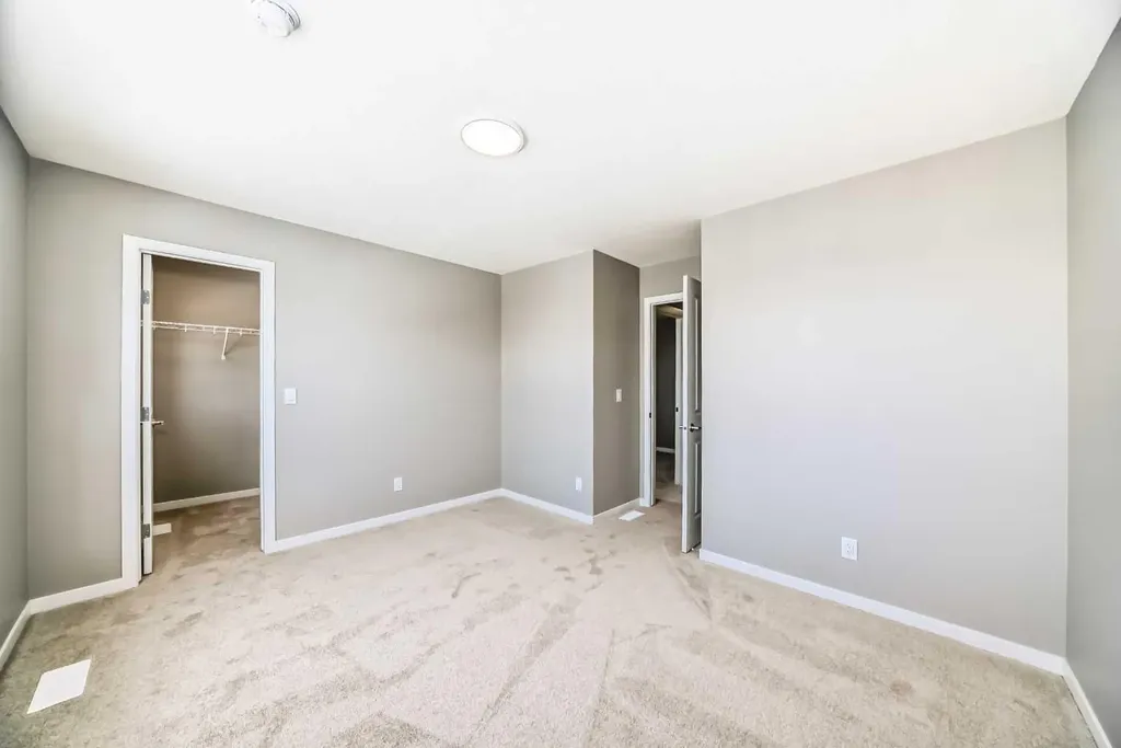 1093 Sawgrass Link NW Airdrie AB T4B5V2
