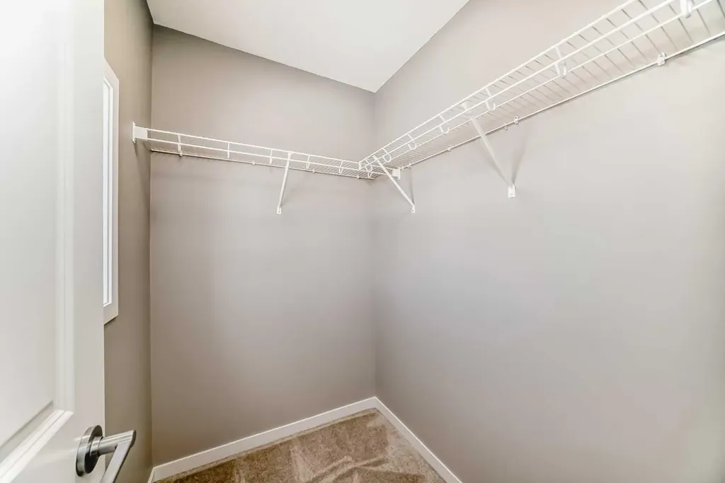 1093 Sawgrass Link NW Airdrie AB T4B5V2