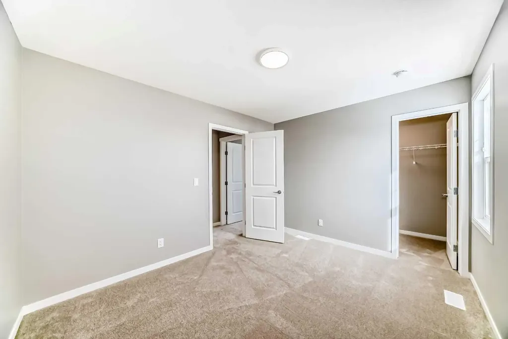 1093 Sawgrass Link NW Airdrie AB T4B5V2