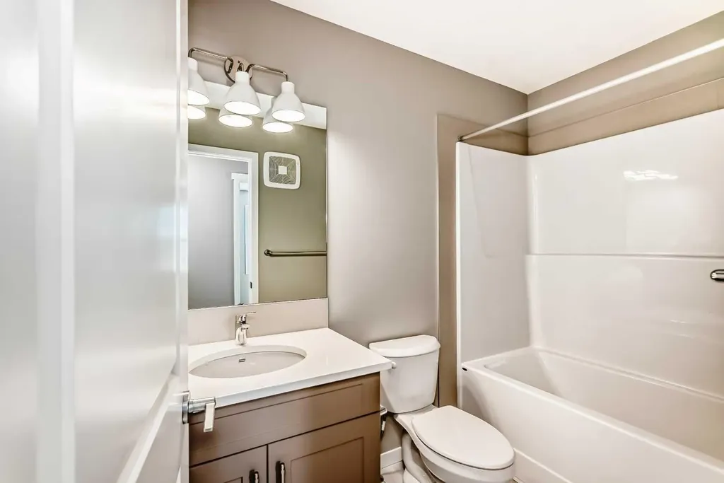 1093 Sawgrass Link NW Airdrie AB T4B5V2