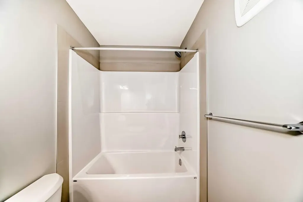 1093 Sawgrass Link NW Airdrie AB T4B5V2