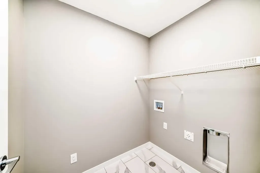 1093 Sawgrass Link NW Airdrie AB T4B5V2