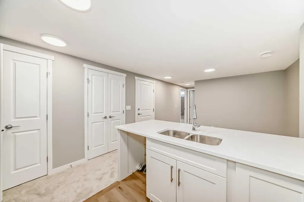 1093 Sawgrass Link NW Airdrie AB T4B5V2