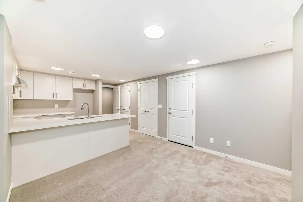 1093 Sawgrass Link NW Airdrie AB T4B5V2