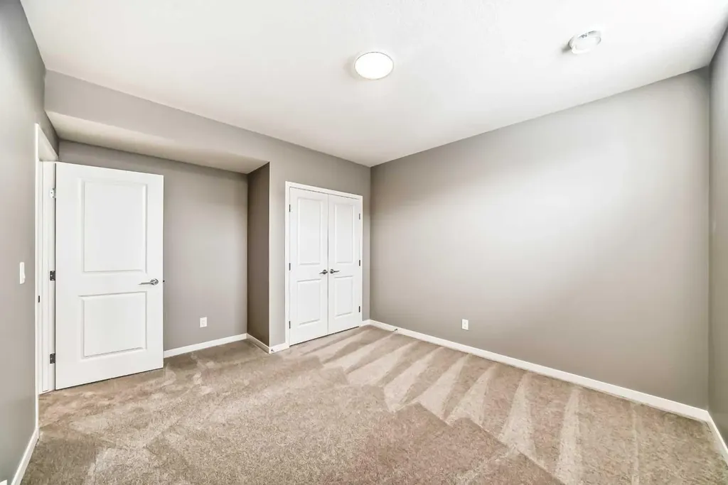 1093 Sawgrass Link NW Airdrie AB T4B5V2