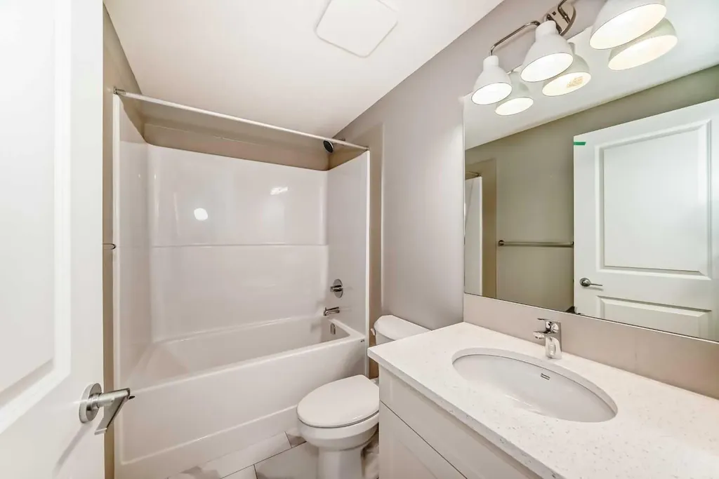 1093 Sawgrass Link NW Airdrie AB T4B5V2