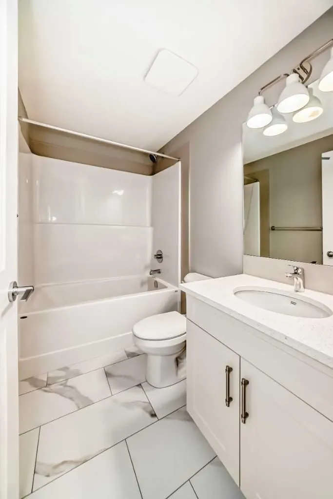 1093 Sawgrass Link NW Airdrie AB T4B5V2