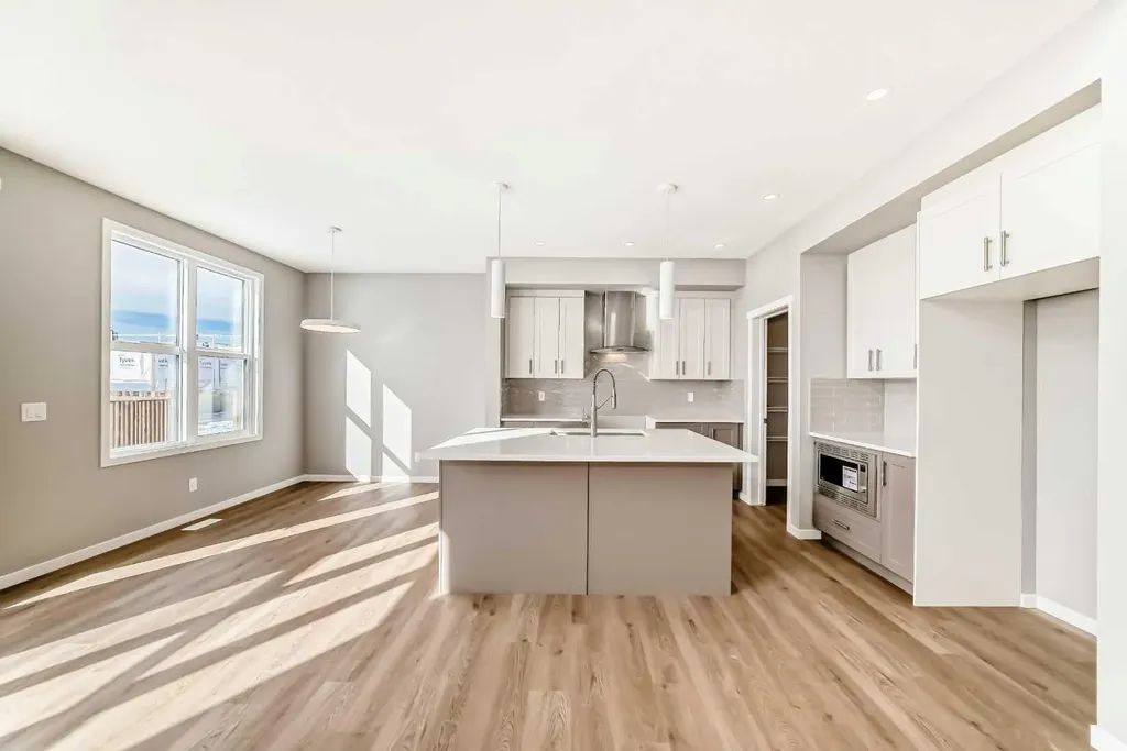 1093 Sawgrass Link NW Airdrie AB T4B5V2