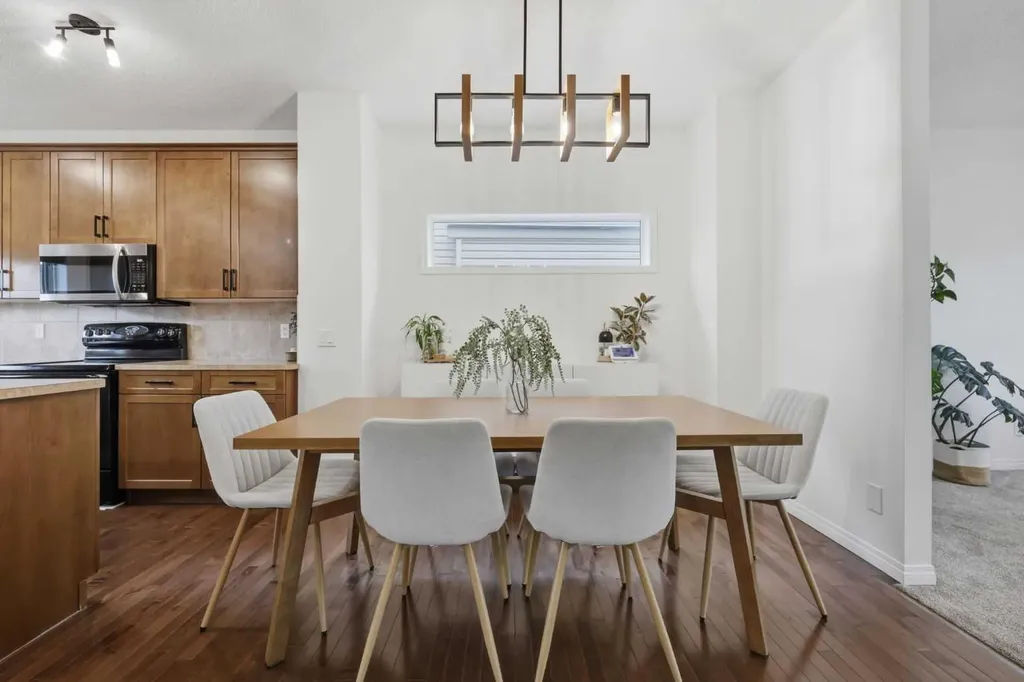 35 Covecreek Place NE Calgary AB T3K 0L3