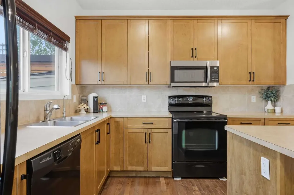 35 Covecreek Place NE Calgary AB T3K 0L3