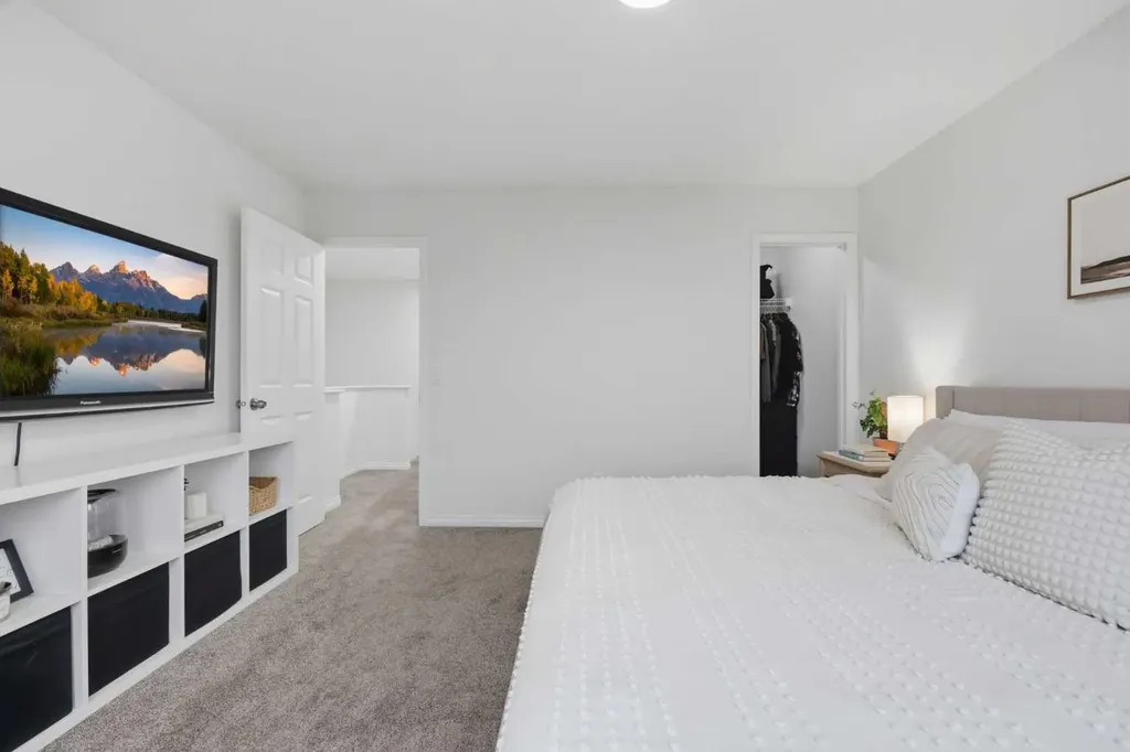 35 Covecreek Place NE Calgary AB T3K 0L3