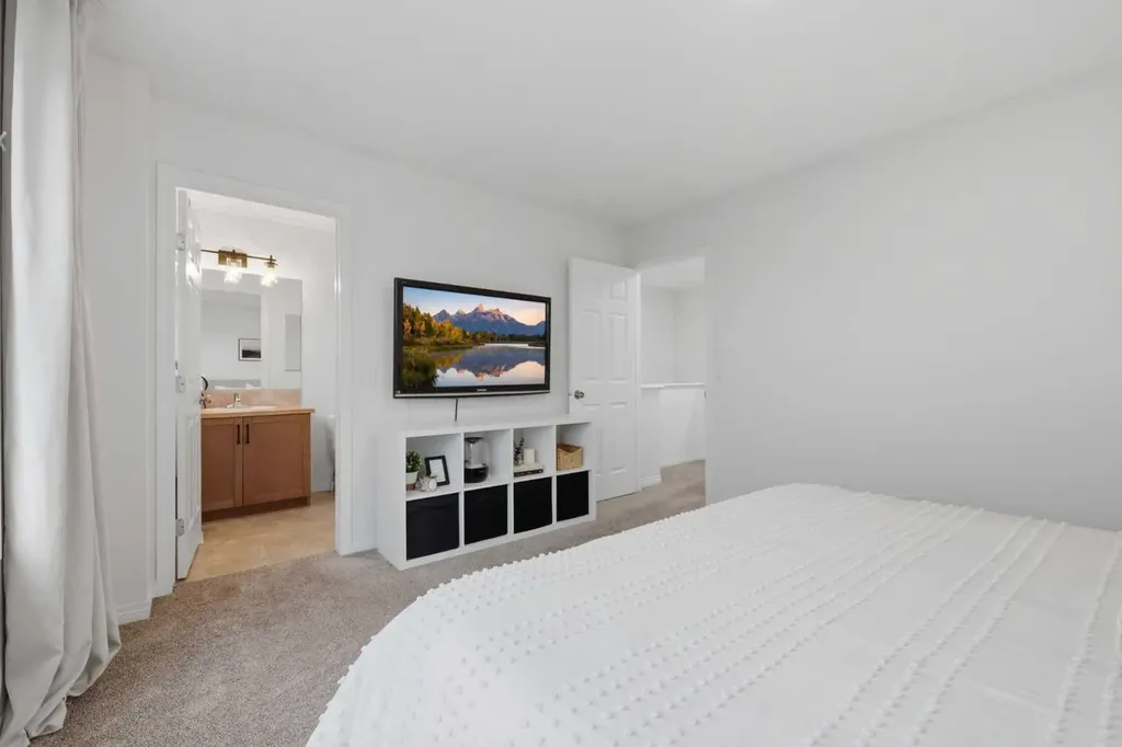 35 Covecreek Place NE Calgary AB T3K 0L3