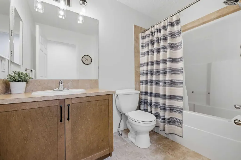 35 Covecreek Place NE Calgary AB T3K 0L3