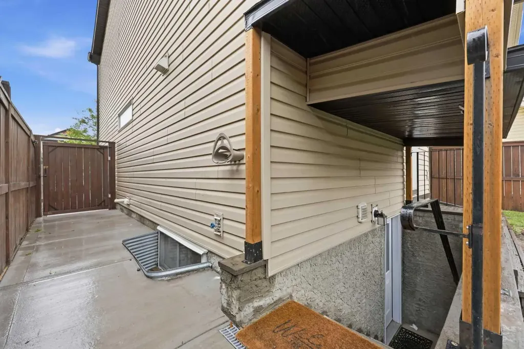 35 Covecreek Place NE Calgary AB T3K 0L3