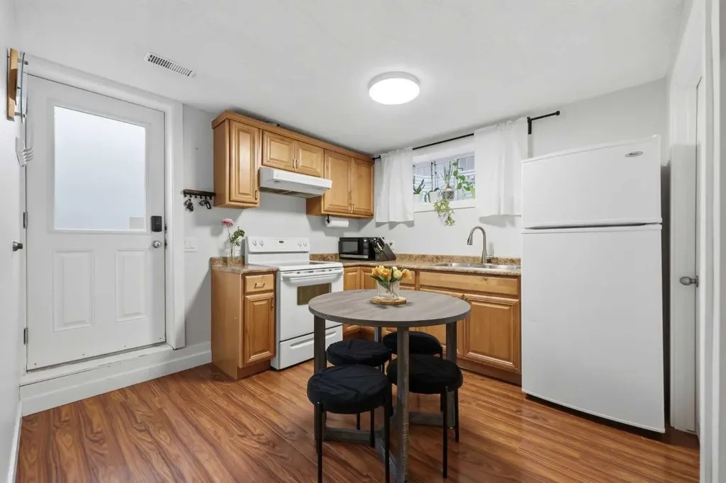 35 Covecreek Place NE Calgary AB T3K 0L3