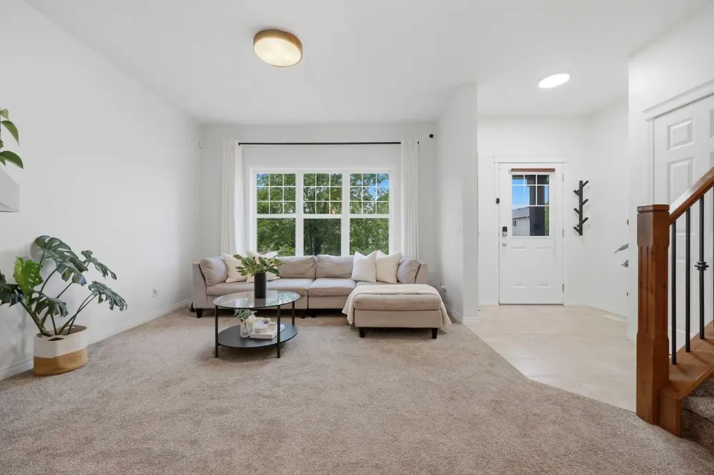 35 Covecreek Place NE Calgary AB T3K 0L3