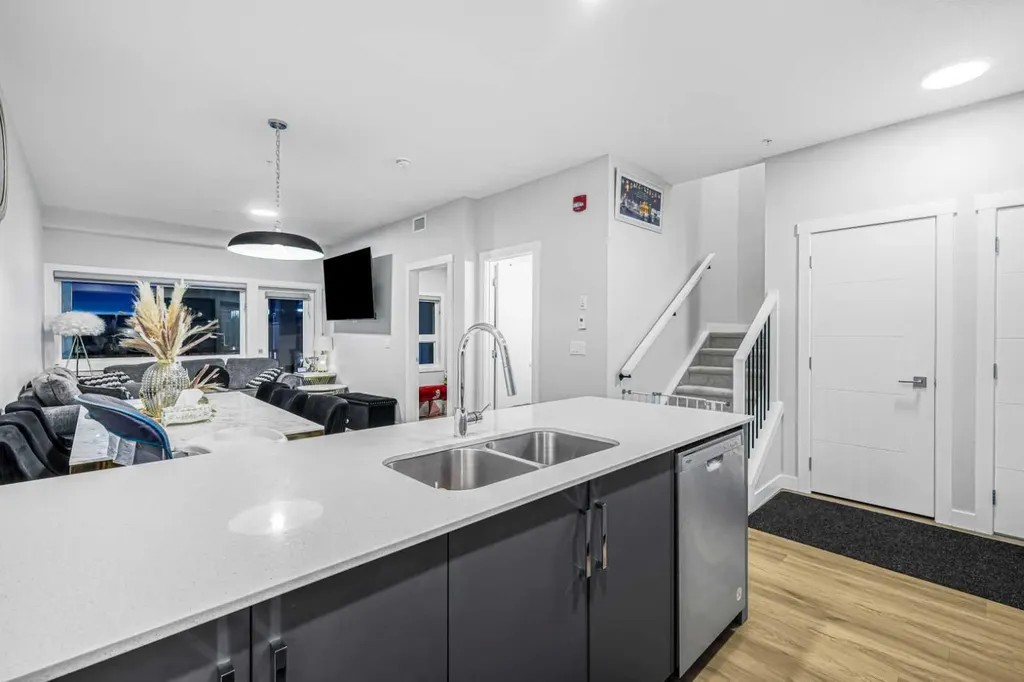 151 Skyview Bay NE Calgary AB T3N1N6