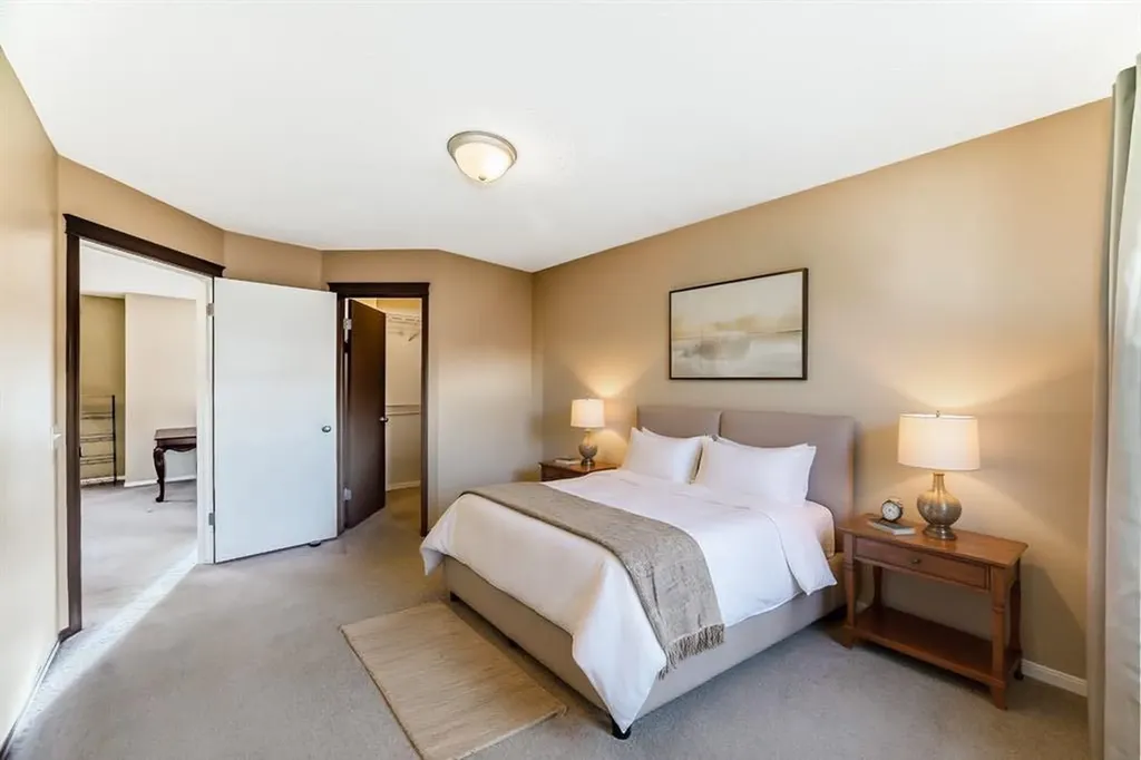 240 Prestwick Way SE Calgary AB T2Z 2Z5