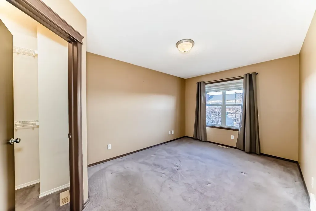 240 Prestwick Way SE Calgary AB T2Z 2Z5