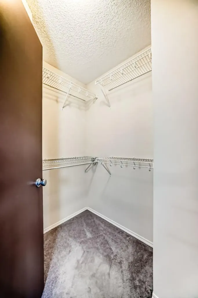 240 Prestwick Way SE Calgary AB T2Z 2Z5