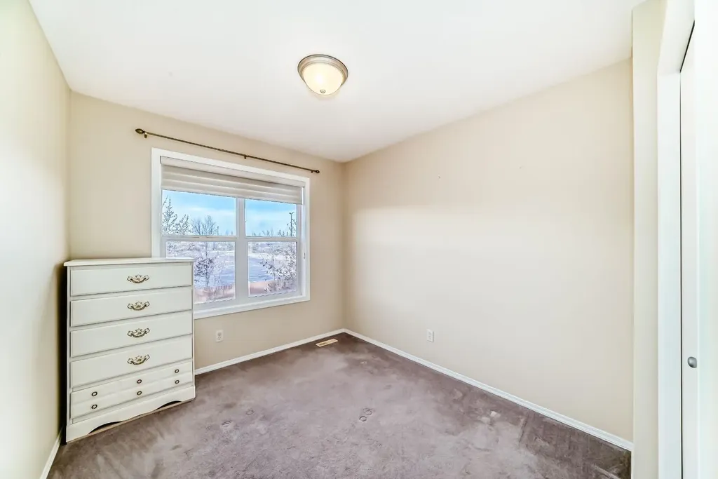 240 Prestwick Way SE Calgary AB T2Z 2Z5