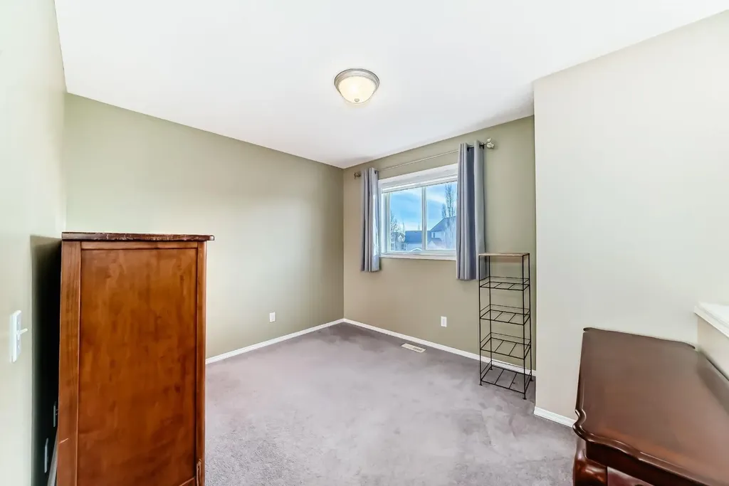 240 Prestwick Way SE Calgary AB T2Z 2Z5