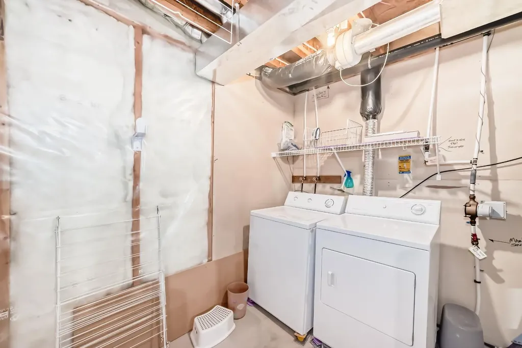 240 Prestwick Way SE Calgary AB T2Z 2Z5