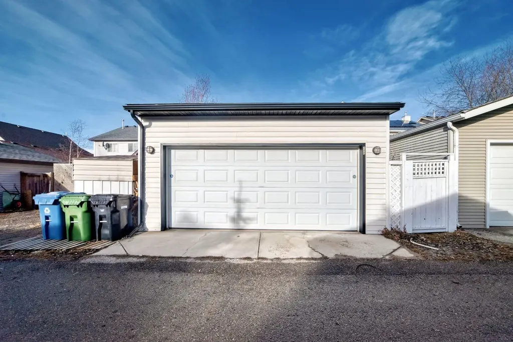 240 Prestwick Way SE Calgary AB T2Z 2Z5