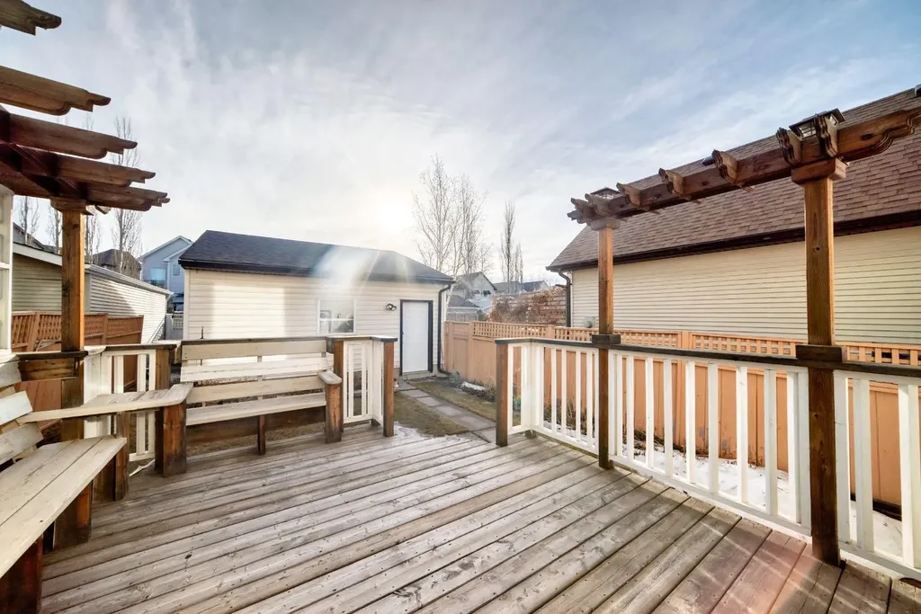 240 Prestwick Way SE Calgary AB T2Z 2Z5