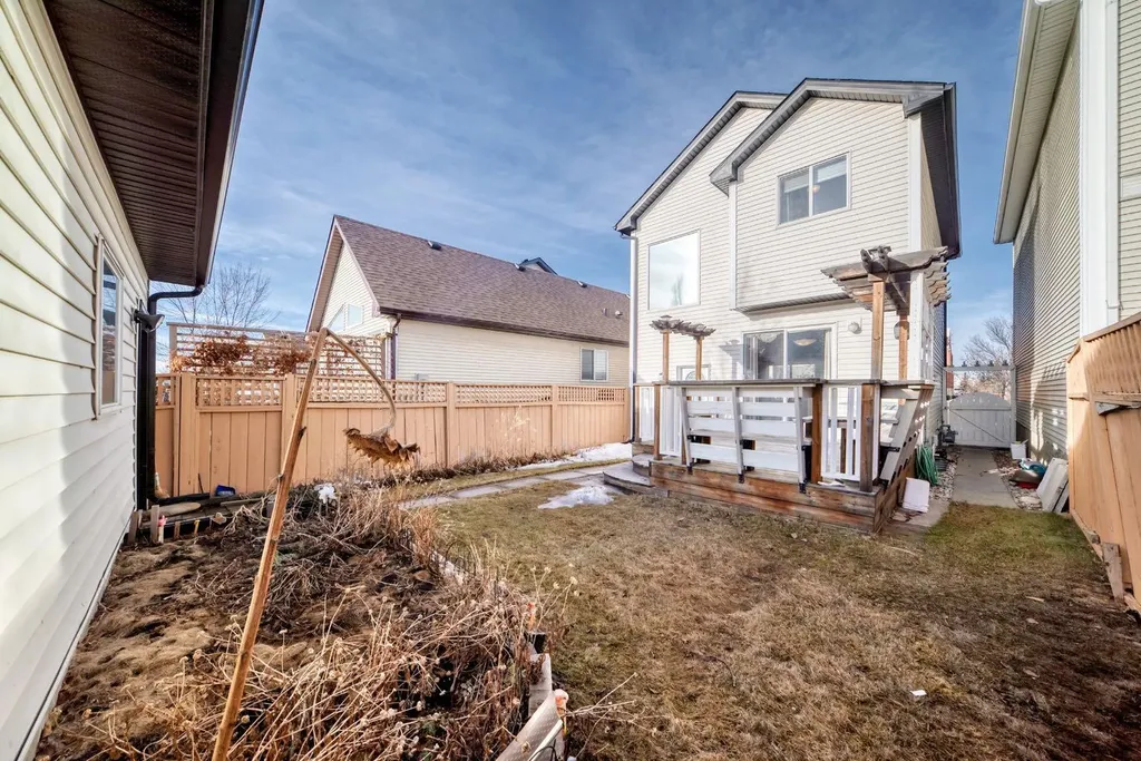 240 Prestwick Way SE Calgary AB T2Z 2Z5