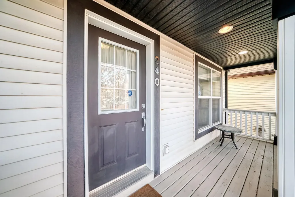 240 Prestwick Way SE Calgary AB T2Z 2Z5