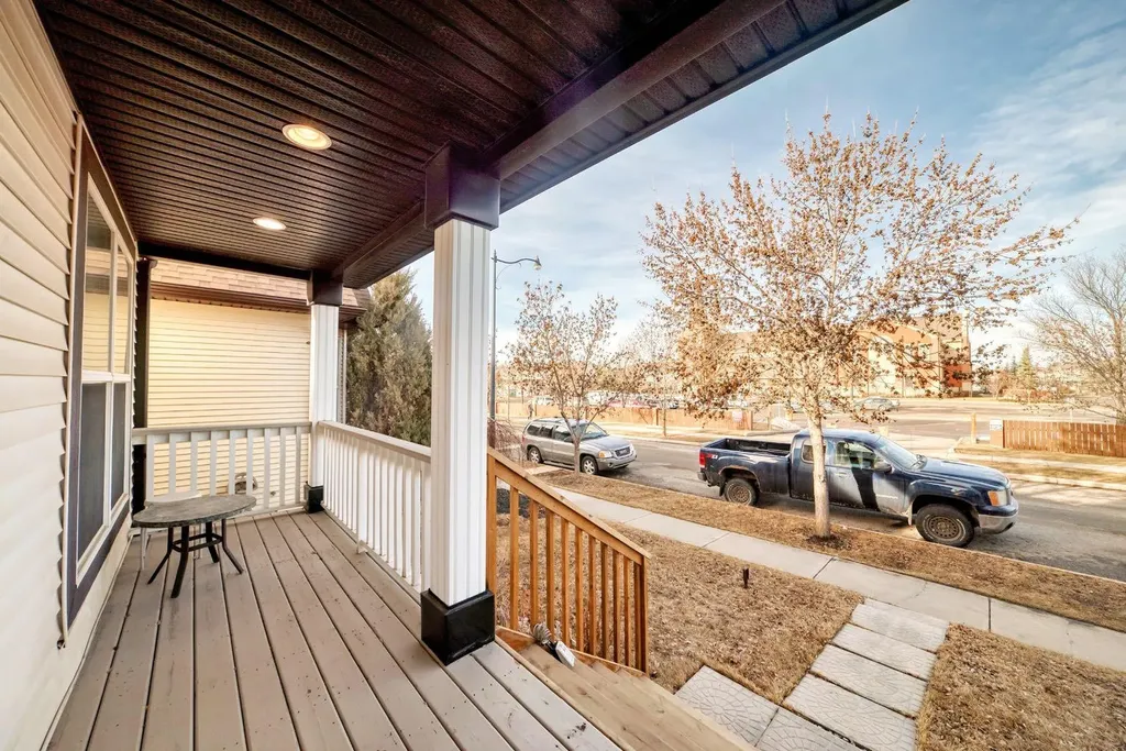 240 Prestwick Way SE Calgary AB T2Z 2Z5