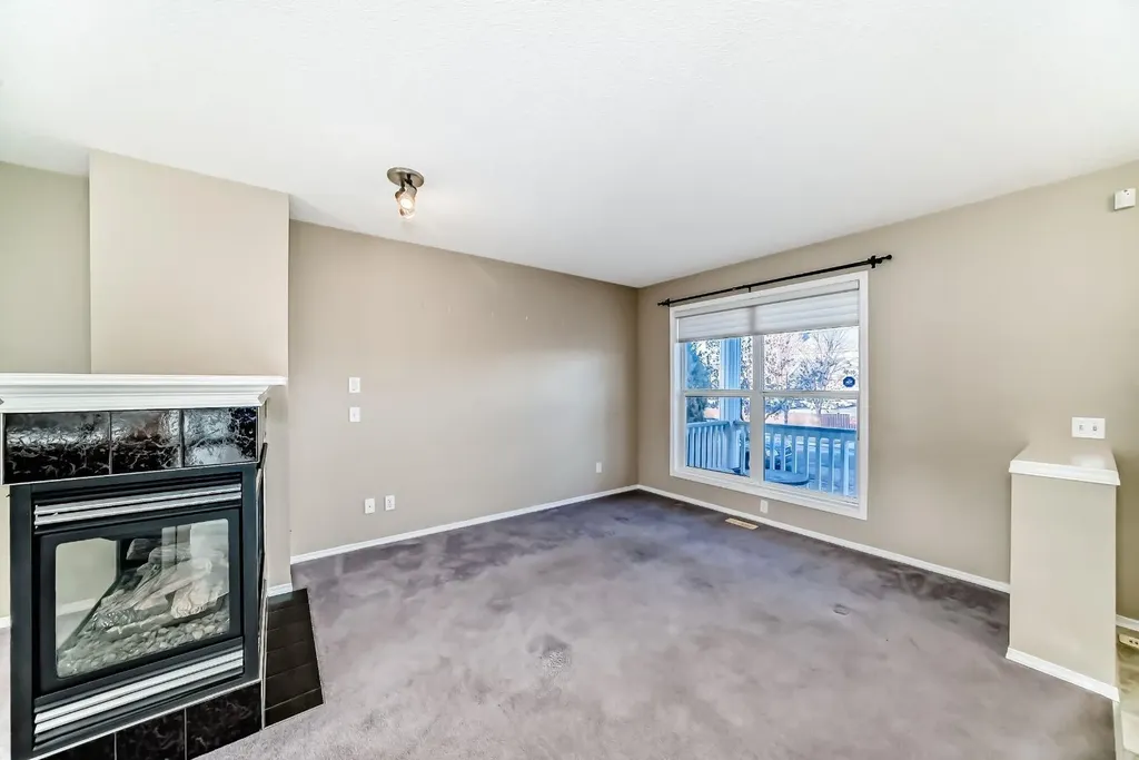 240 Prestwick Way SE Calgary AB T2Z 2Z5