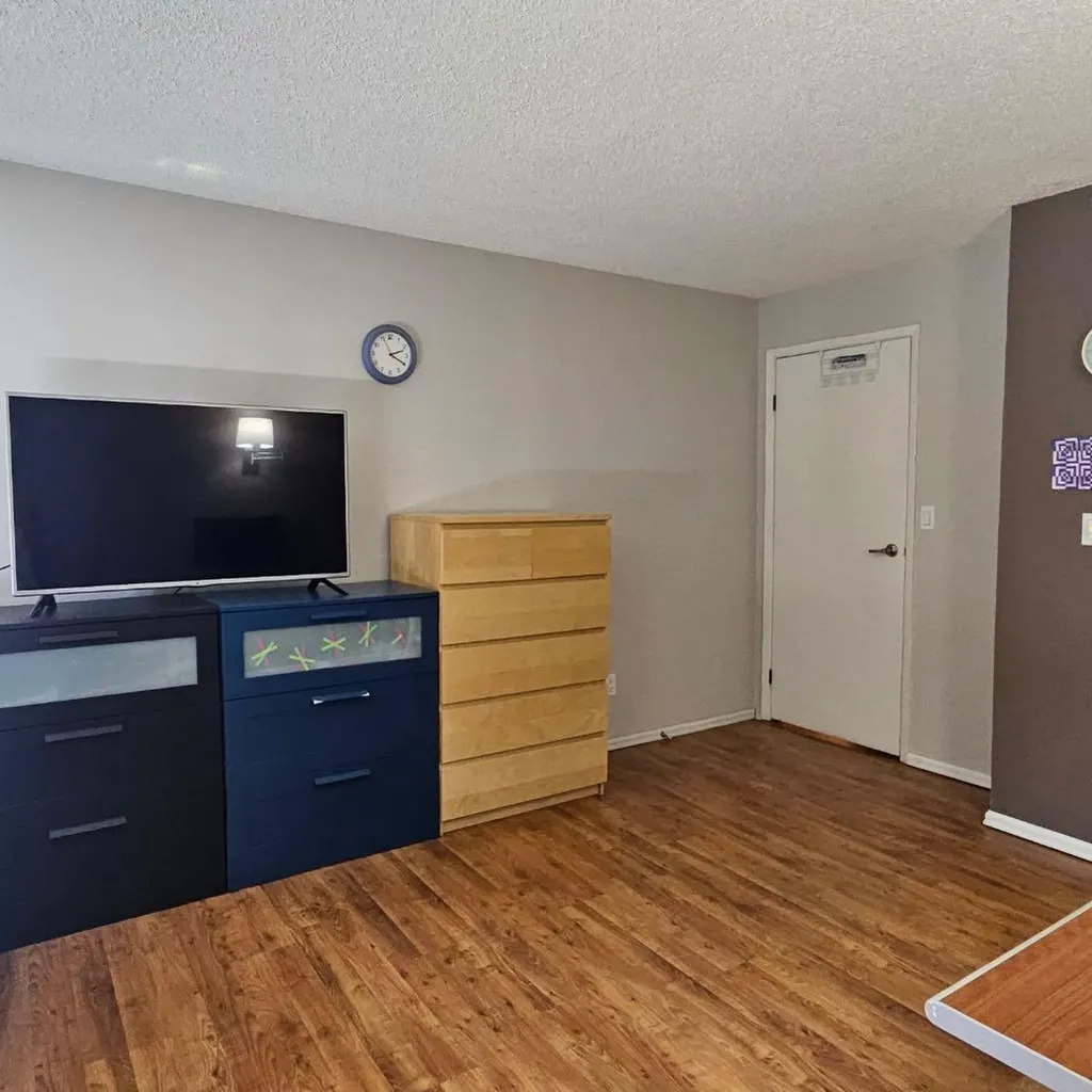 511 56 Avenue SW Calgary AB T2V 0G6