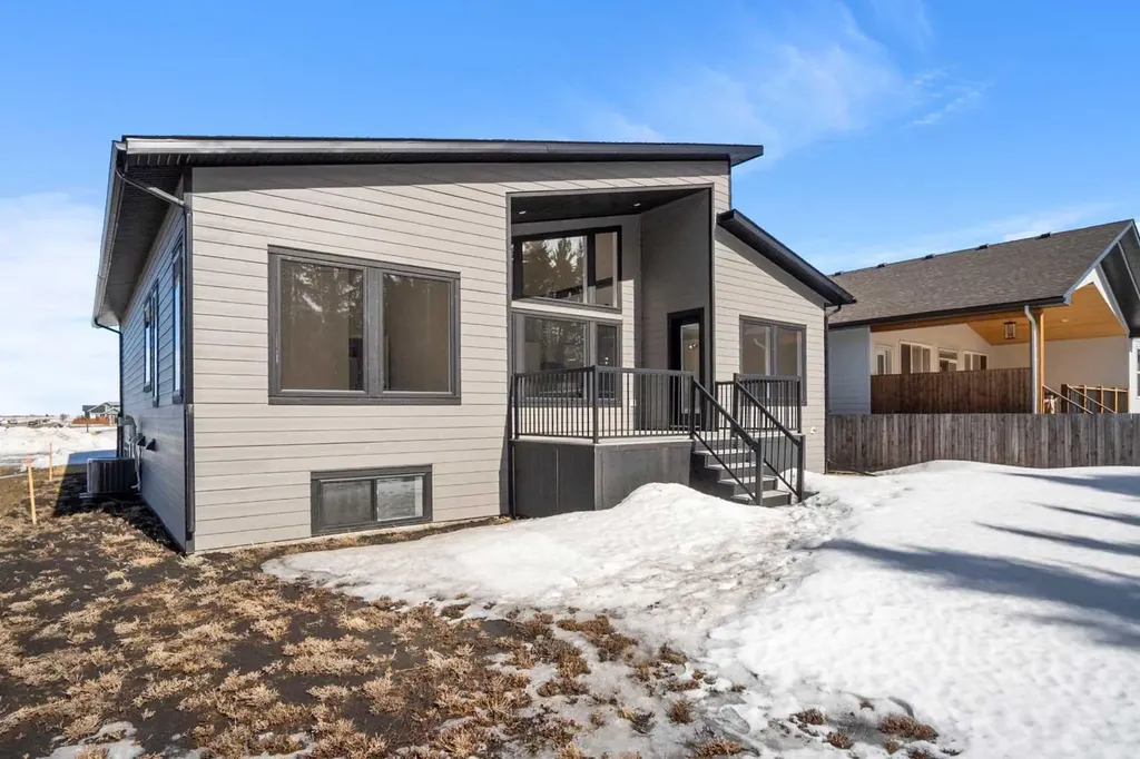 43 Viceroy Crescent Olds AB T4H0G2