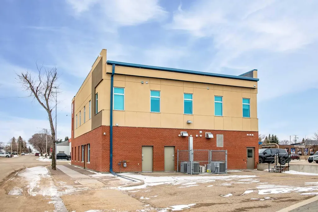 522 10 Street Wainwright AB T9W 1P4