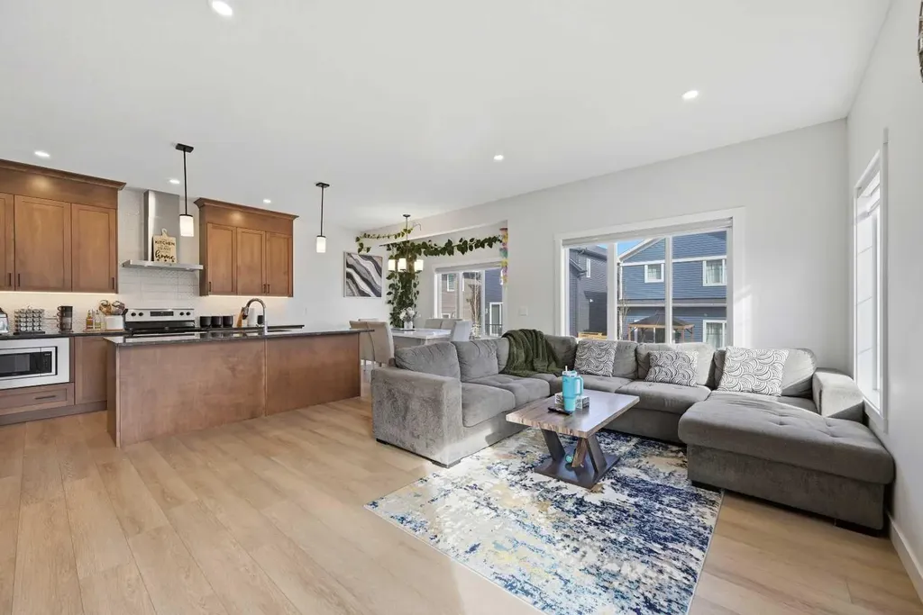 1448 Bayview Point SW Airdrie AB T4B 5K2