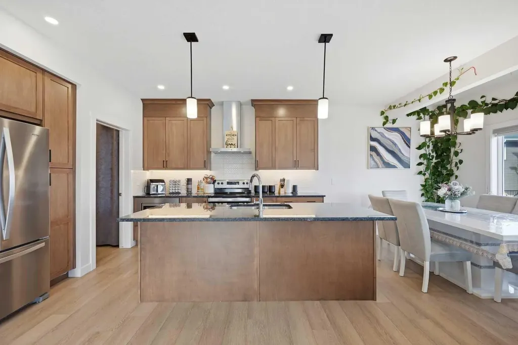 1448 Bayview Point SW Airdrie AB T4B 5K2
