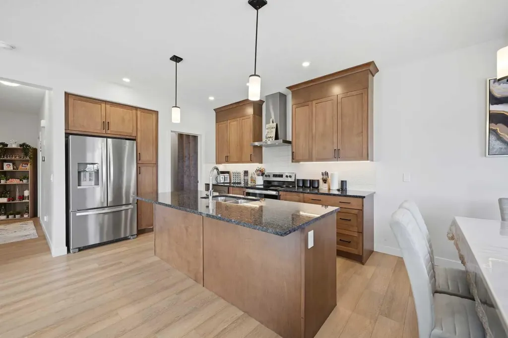 1448 Bayview Point SW Airdrie AB T4B 5K2