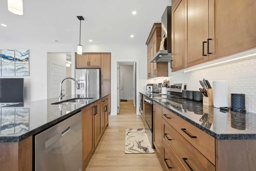 1448 Bayview Point SW Airdrie AB T4B 5K2