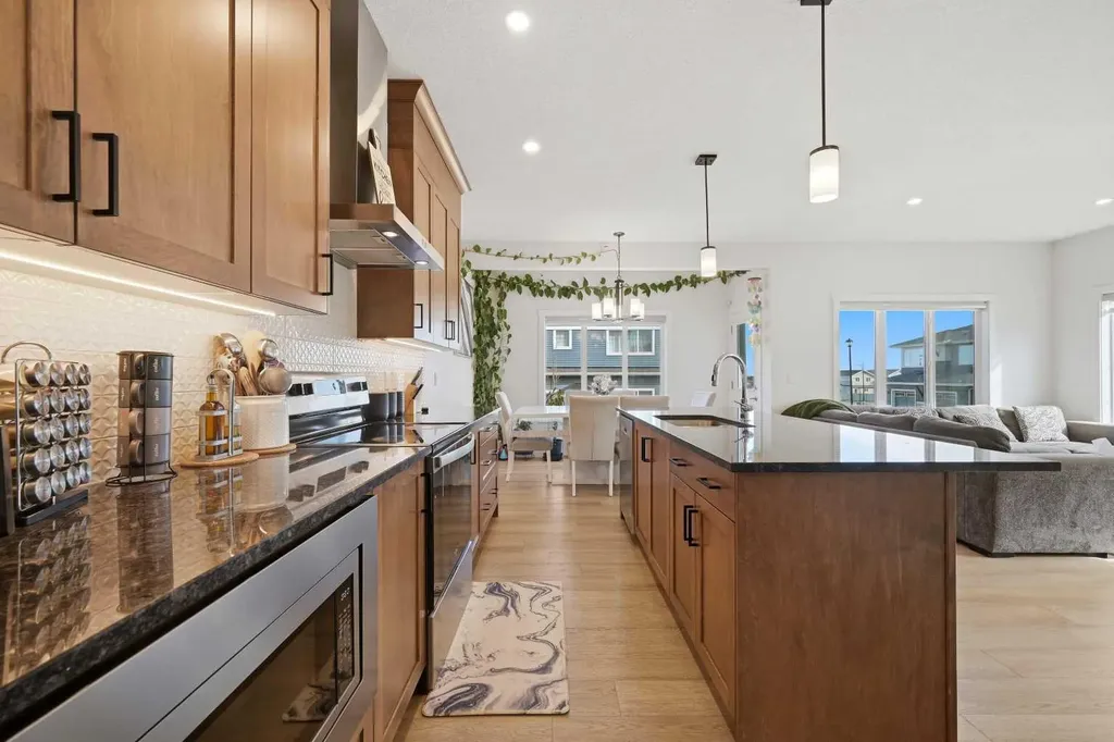 1448 Bayview Point SW Airdrie AB T4B 5K2