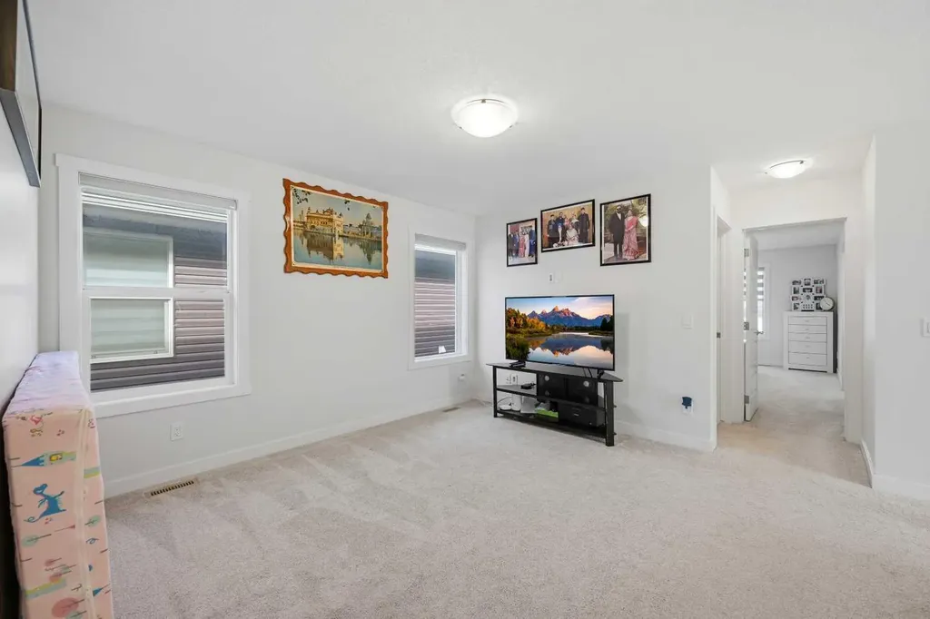 1448 Bayview Point SW Airdrie AB T4B 5K2