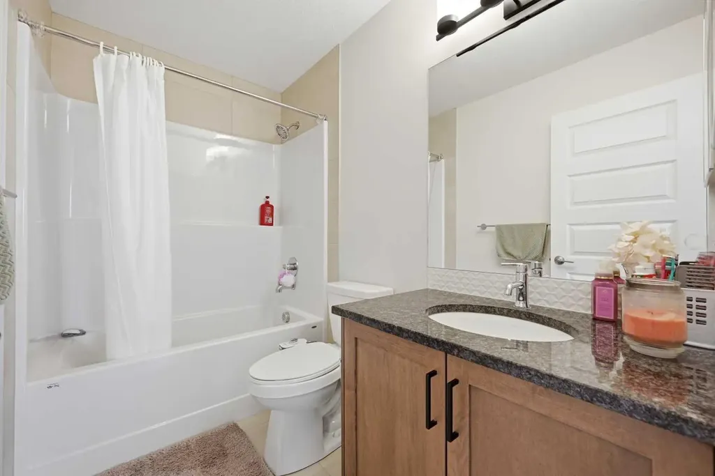 1448 Bayview Point SW Airdrie AB T4B 5K2
