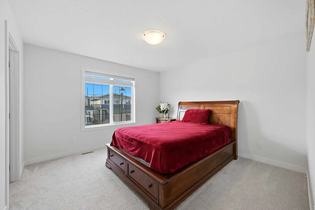 1448 Bayview Point SW Airdrie AB T4B 5K2