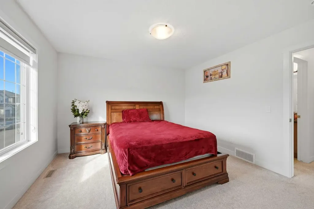 1448 Bayview Point SW Airdrie AB T4B 5K2