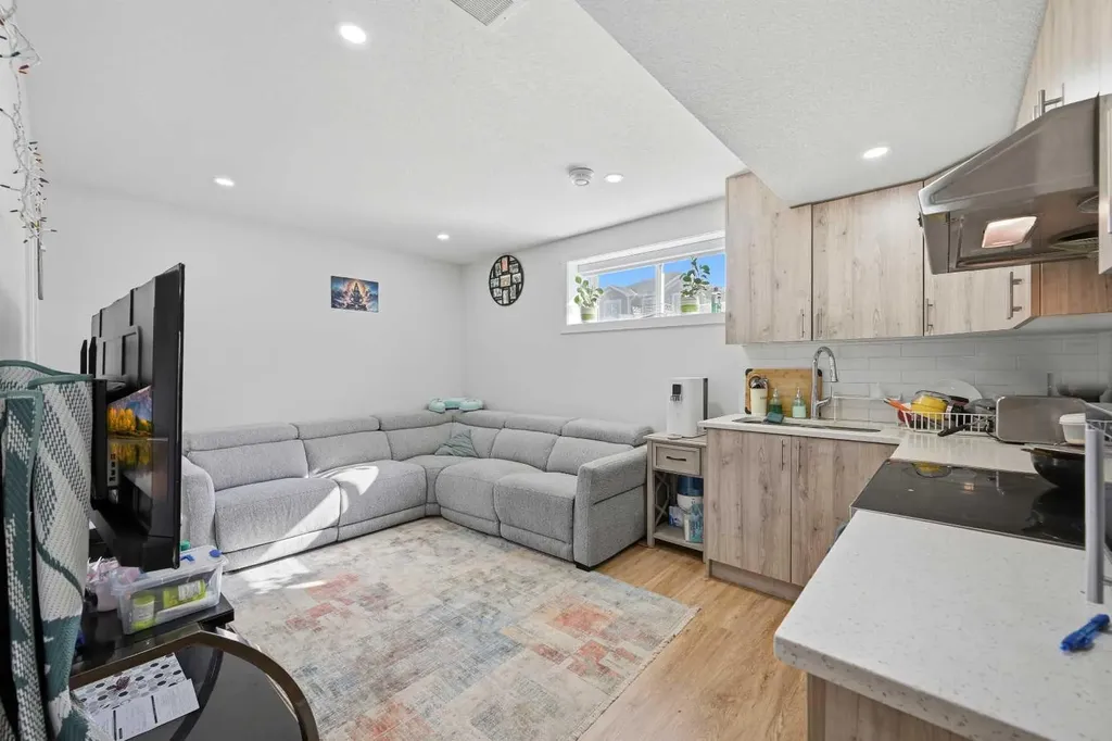 1448 Bayview Point SW Airdrie AB T4B 5K2