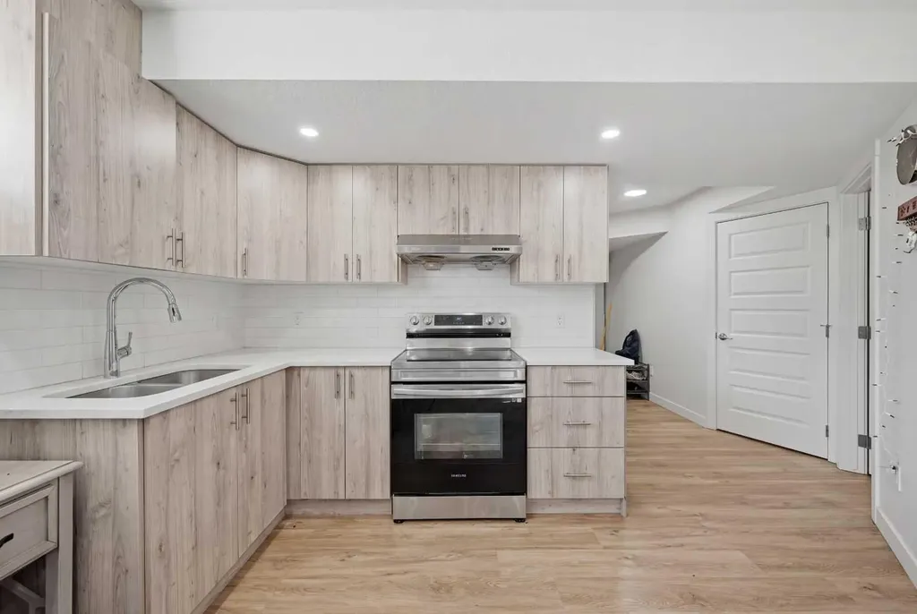 1448 Bayview Point SW Airdrie AB T4B 5K2