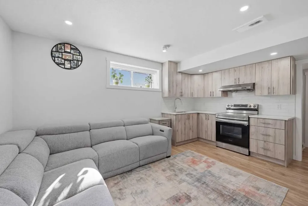 1448 Bayview Point SW Airdrie AB T4B 5K2